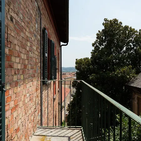Castello Nel Cuore Del Centro Storico Di * Άστι